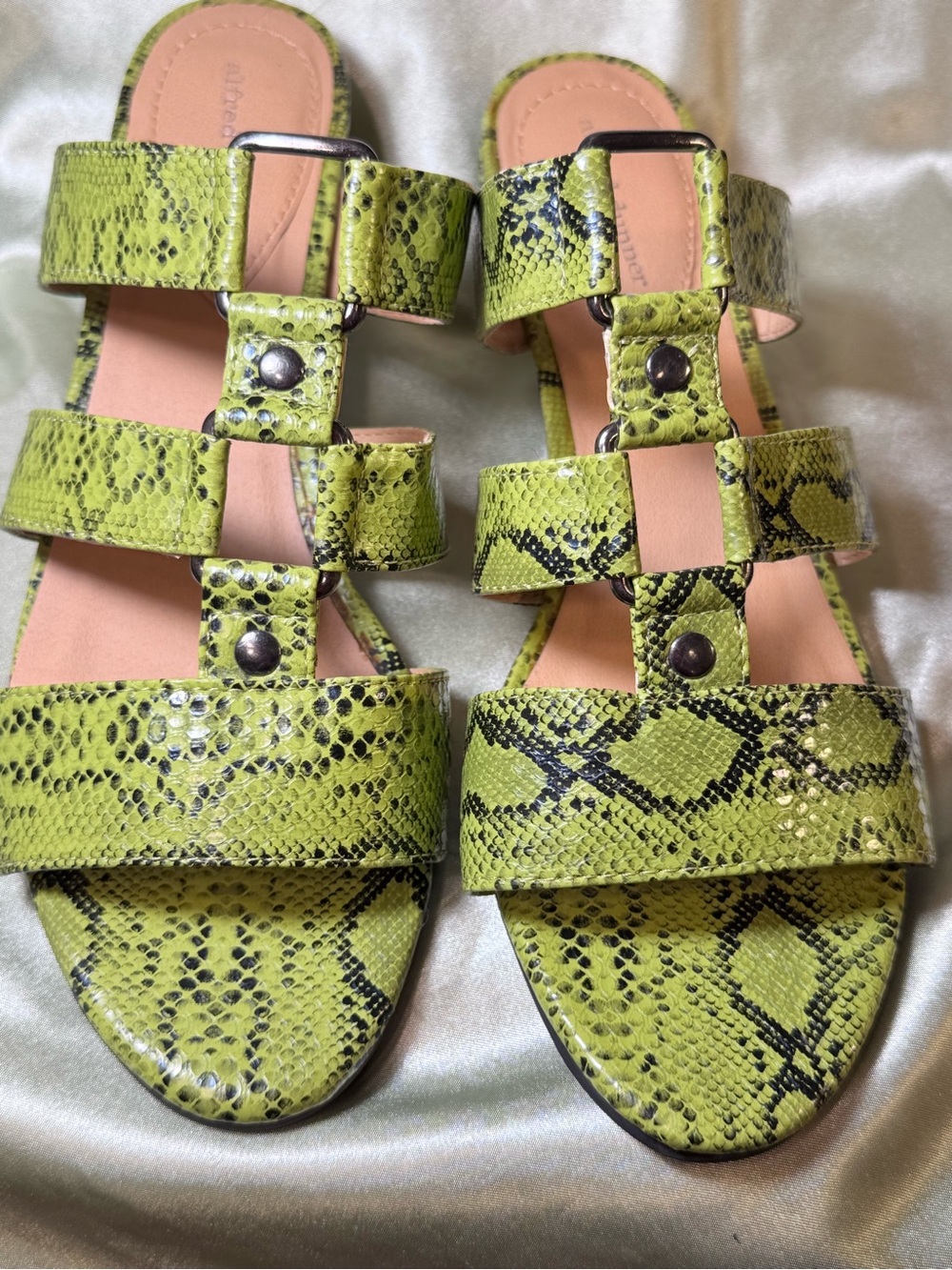 Alfred Dunner Women’s Lime Green Snake-Print Strappy Slide Heel Sandals NWOT